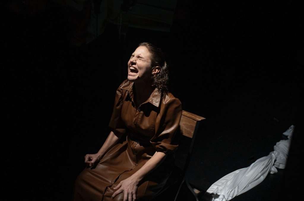 FRANKENSTEIN: Maria Laura Palmieri in scena - foto di Luca Del Pia